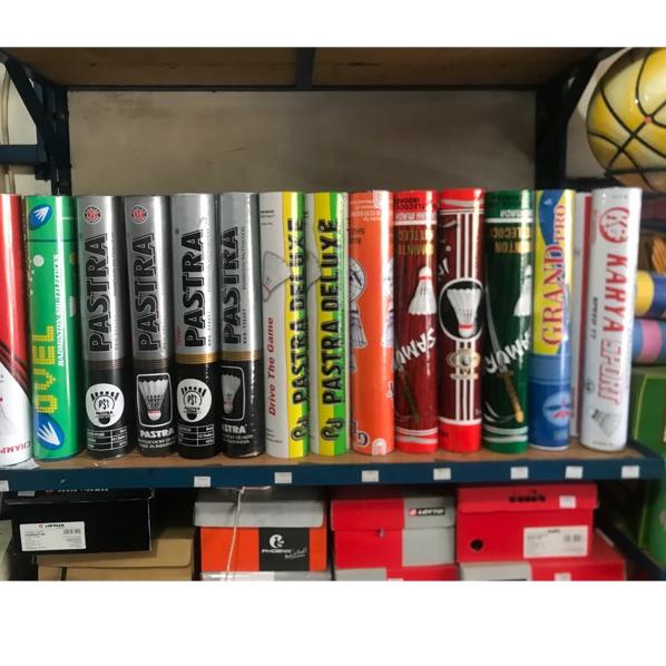 ERI.31Oc22ᴮ ◦ Kok bulutangkis murah karya sport, pastra hitam, samurai merah