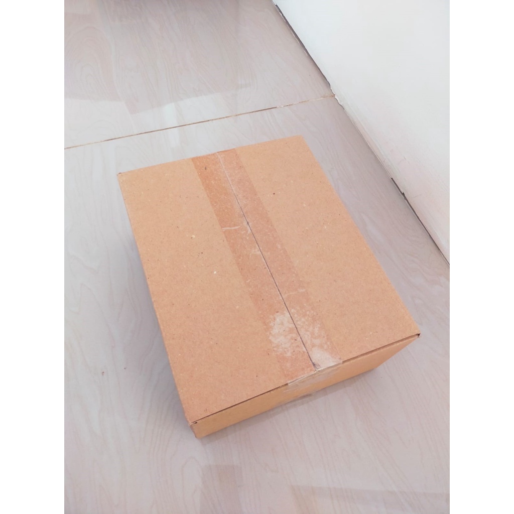 

Karton Box / Kardus / Kondisi 100% Baru uk.27x15,5x15 single wall ( harga paket isi 10 pcs )