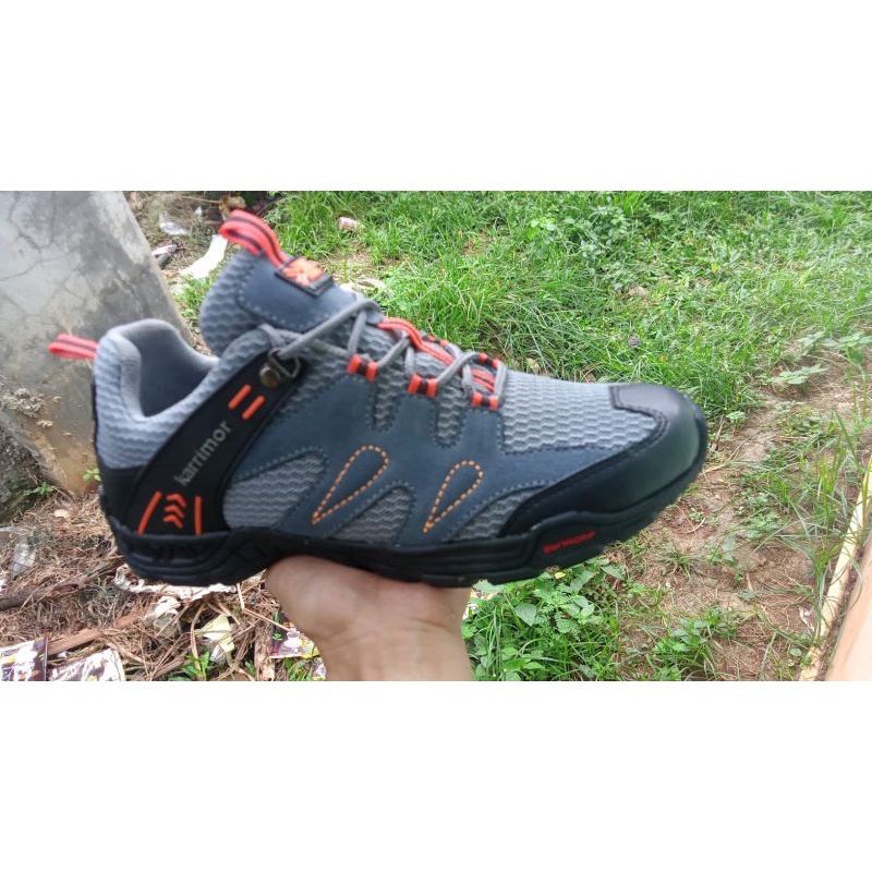 SEPATU GUNUNG PRIA KARRIMOR