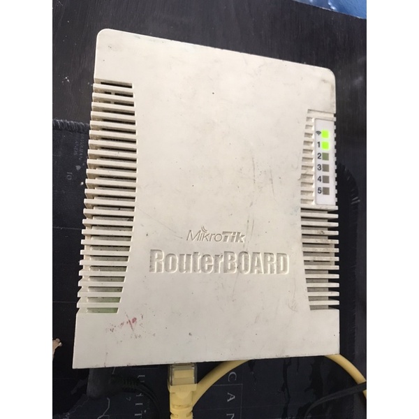 Router Mikrotik RB751Ui-2HnD