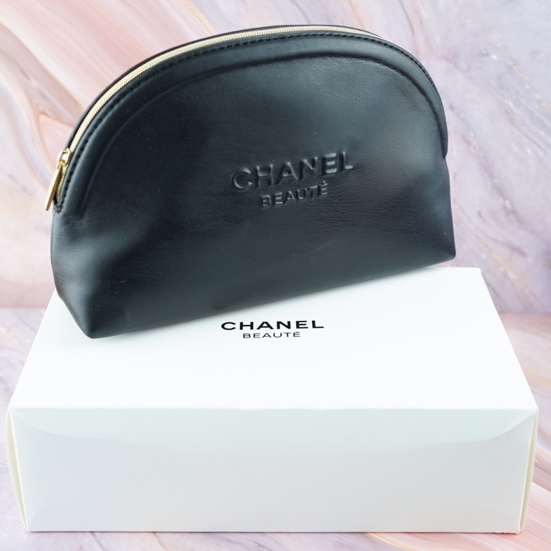 Chanel Pouch Leather - Black