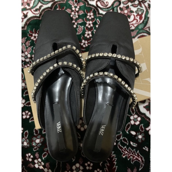 PRELOVED SEPATU ZARA/ SEPATU ZARA LUCU SENDAL ZARA LUCU BEKAS PAKAI