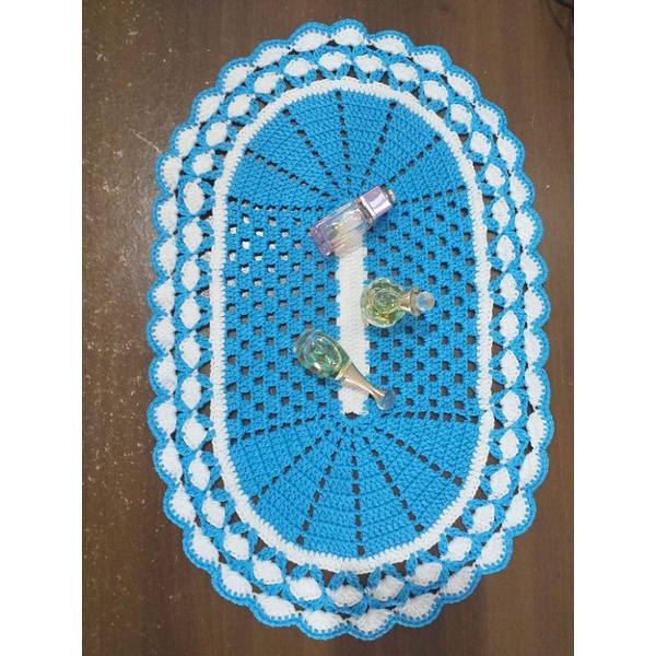 Taplak meja rajut bentuk bundar