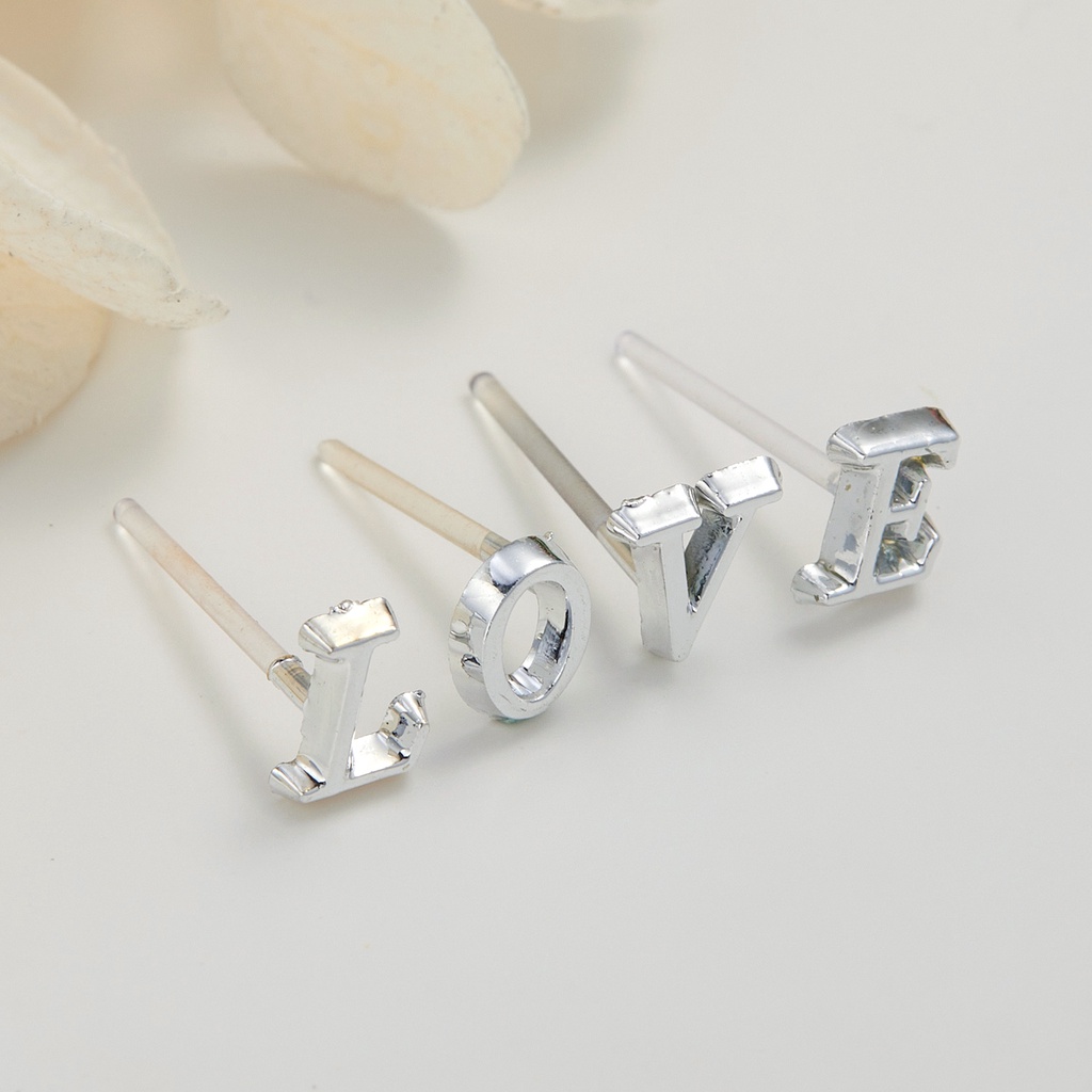 26 Pasang Anting Stud Kombinasi 26 Huruf anti Radang Bahan metal Warna silver Hitam