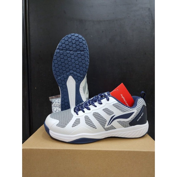 sepatu badminton lining ultra max lining