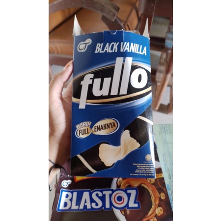 

FULLO BLACK VANILLA 1 BOX ISI 20 PCS X 14 GR