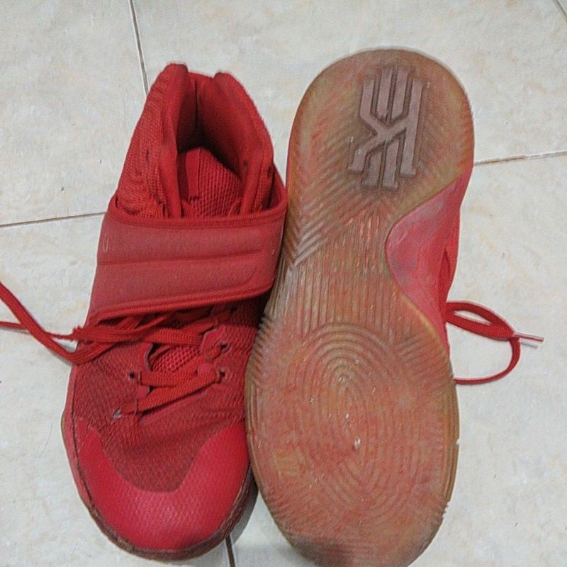 Sepatu Basket Kyrie 2 bekas (Sold) & Sepatu bola premium