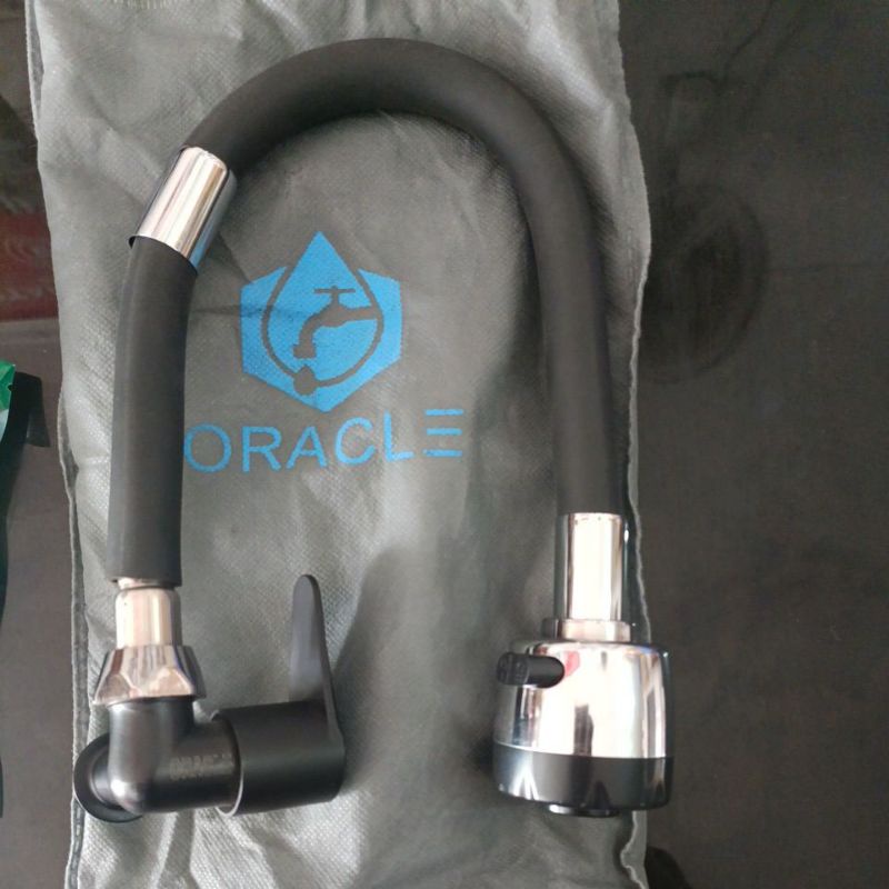 Kran Dapur Flexible Hitam