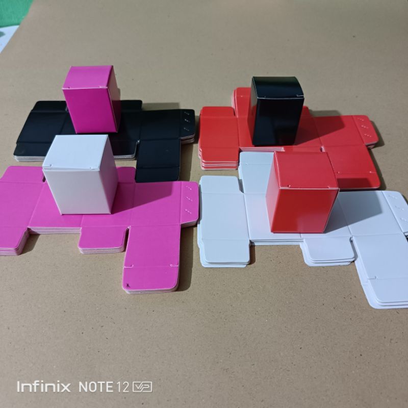 

Box Kemasan Kosmetik Cream Pot Jar Salep Vitamin dll