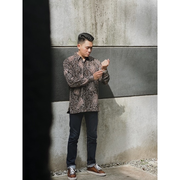 Batik Ayman - HARJA | Kemeja Batik Pria Katun Solo Halus Lengan Panjang Full Furing