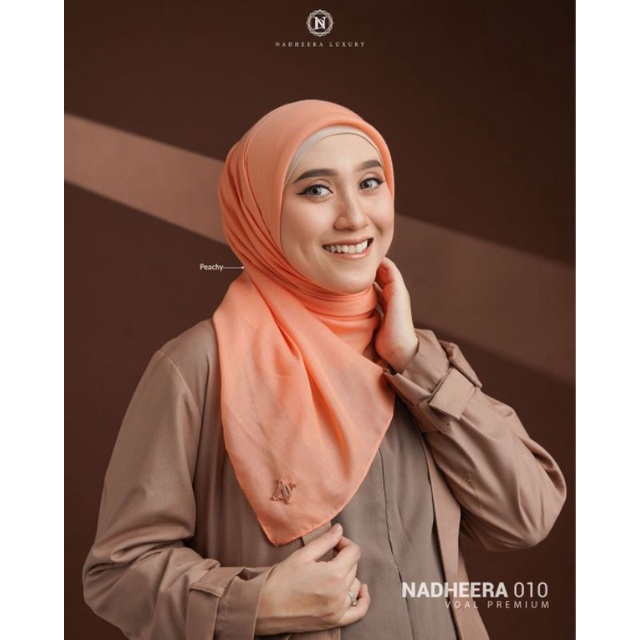 HIJAB KERUDUNG SEGIEMPAT VOAL POLOS NADHEERA LUXURY