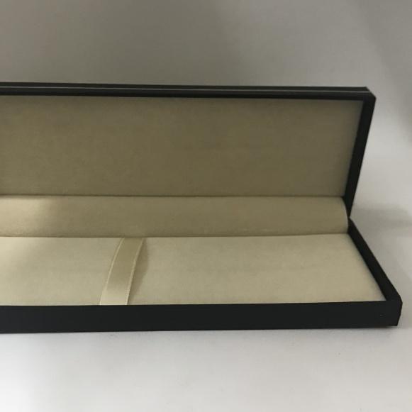 

Kotak Pulpen Hard Case / Box Pulpen Hard Case Esklusif