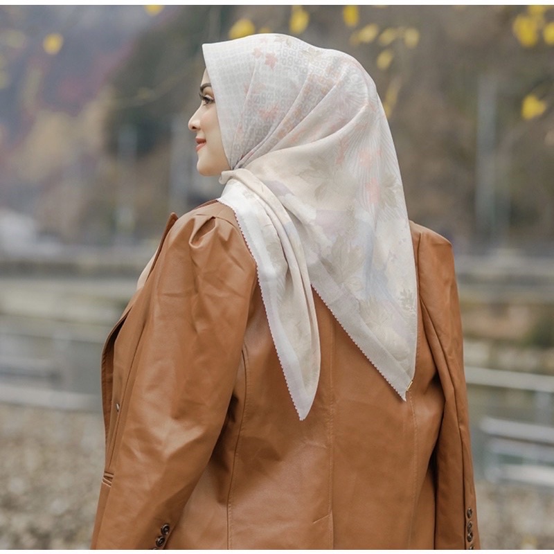 Iseltwald Snow Buttonscarves Preloved