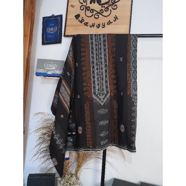 Sarung BHS Classic  jacguard hitam