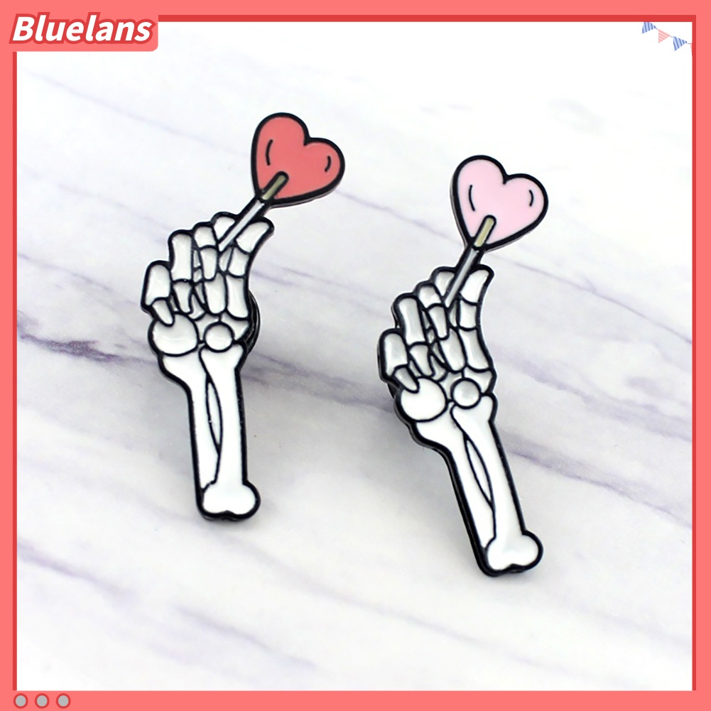 Bros Pin Enamel Bentuk Kerangka Tangan Hati Untuk Dekorasi Halloween