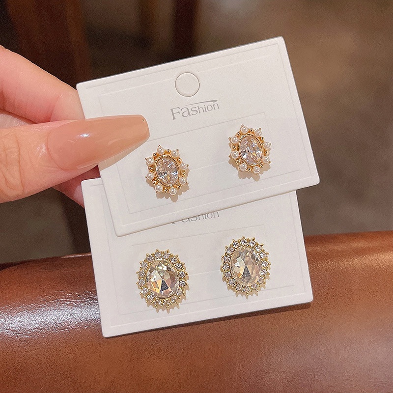 Anting Tusuk Sterling silver 925 Desain Geometri Hias Zircon / Berlian Gaya Retro Untuk Wanita