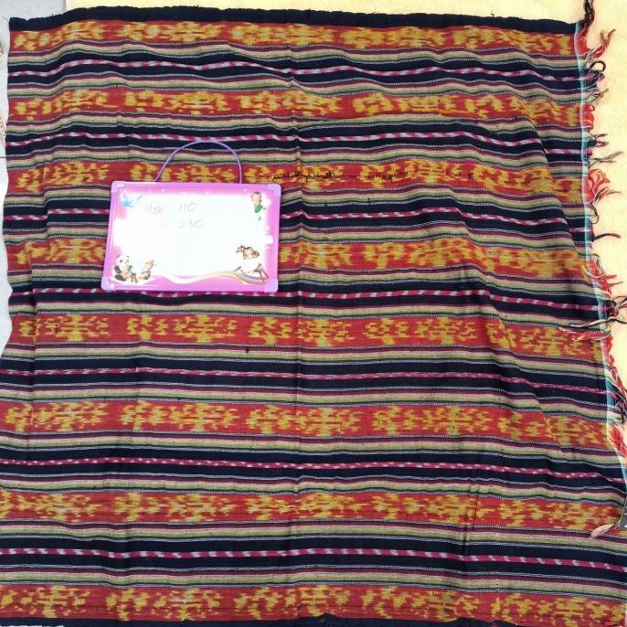 Kain songket asli Lombok warna merah