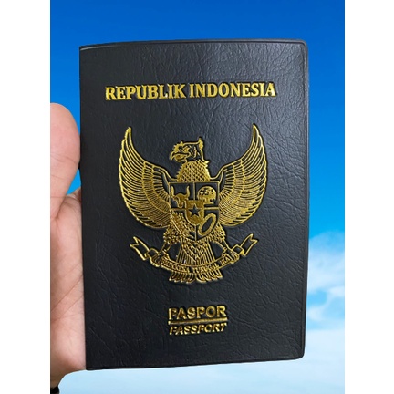 Sampul Paspor - Hitam Indonesia Berlogo Garuda Indonesia