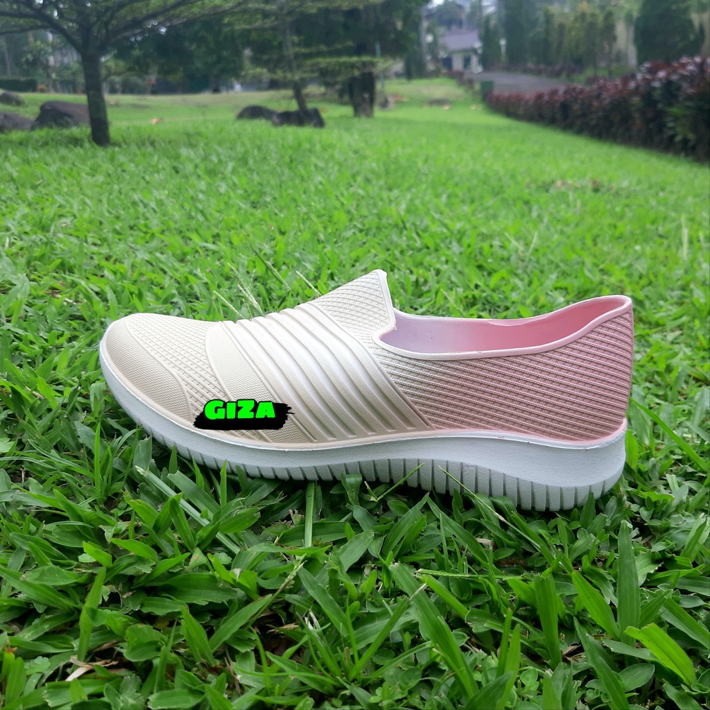 Slip On Wanita Sepatu Flat Berbahan Karet Tanpa Sambungan Anti Air Ringan Elegan