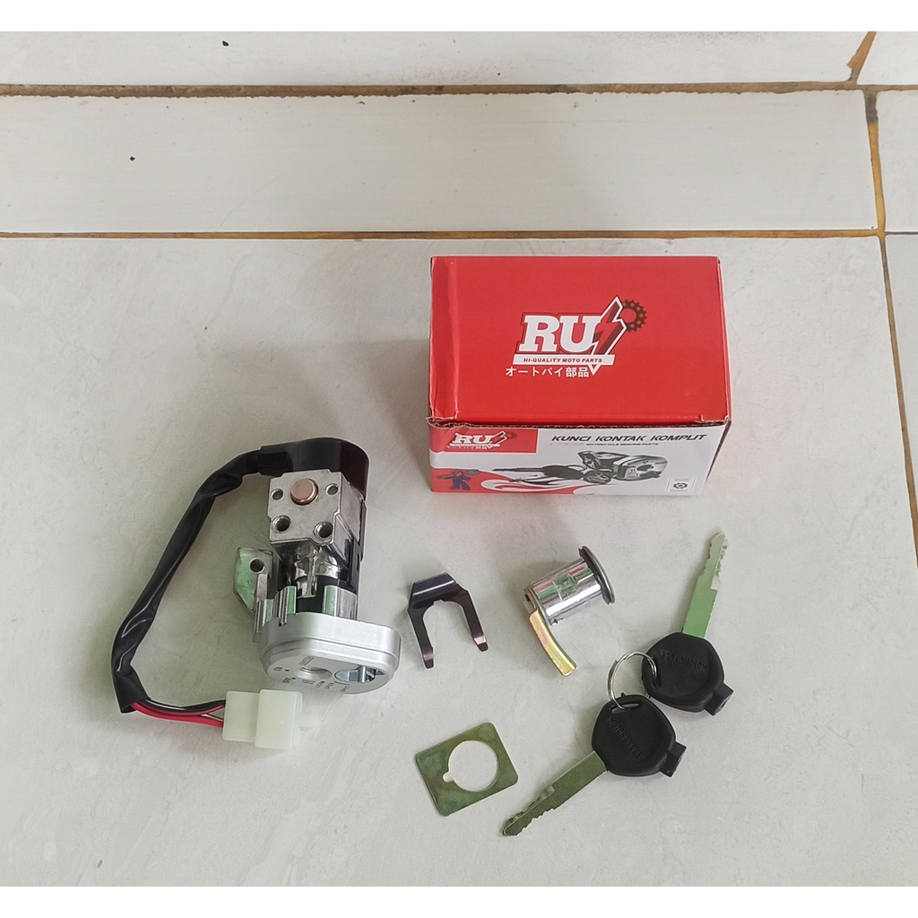 RUI KUNCI KONTAK SET SUPRA 1X 25 FI 2007. KONTAK depan dan jok belakang honda  supra x 125 fi injeks