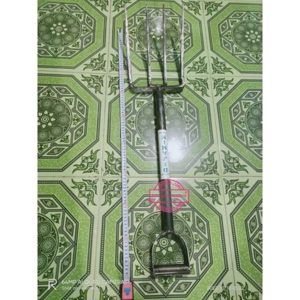 Garpu tanah 4 mata super kuat/garpu injak