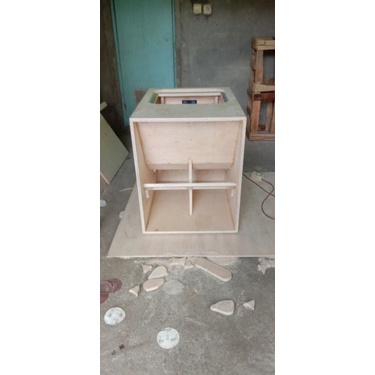 BOX CLA 18IN