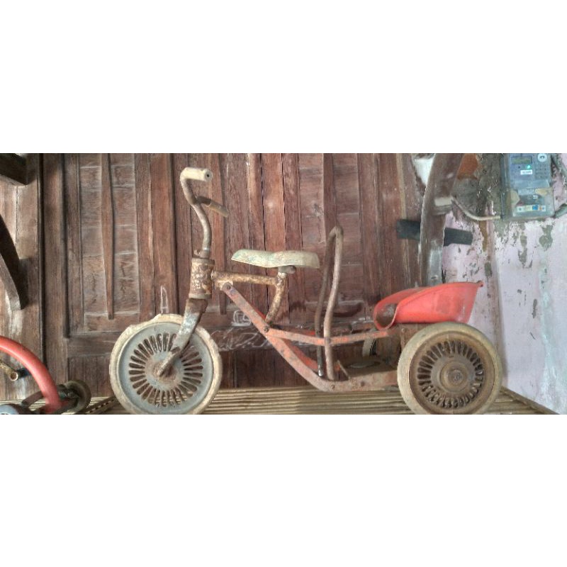 SEPEDA RODA TIGA ANTIK JADUL