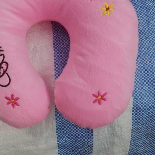 BANTAL LEHER BONEKA KARAKTER - doraemon