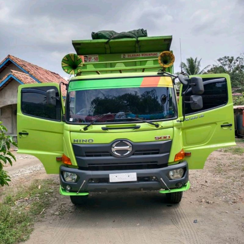 Full Variasi Winglet Warna Lips Variasi Bemper Mobil Elf Truk/Engkel Bus Universal Diffuser