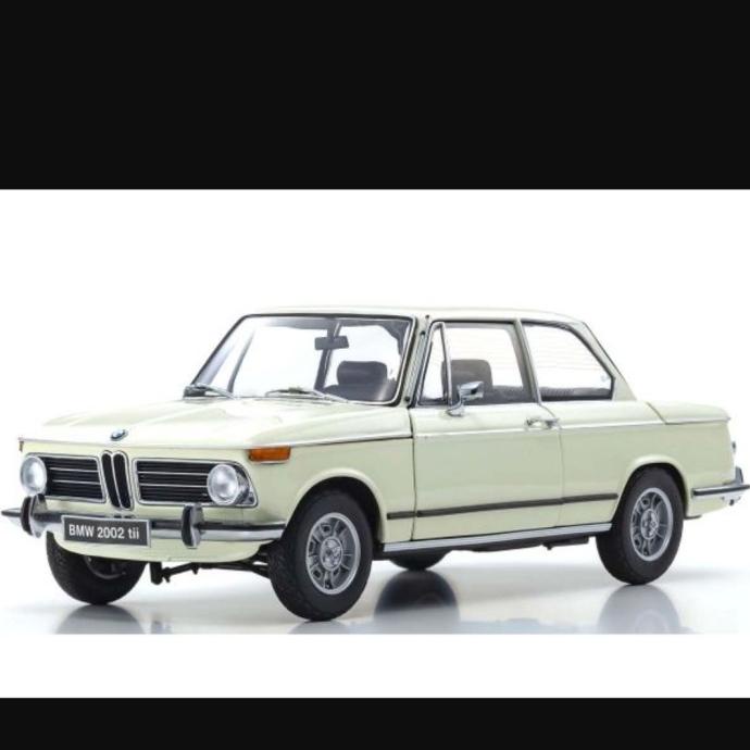 KYOSHO 1/18 BMW 2002 Tii WHITE