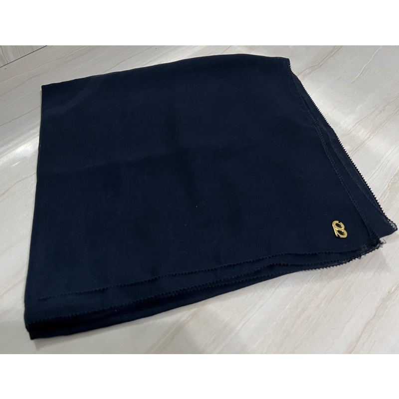 PRELOVED EVERYDAY SCARF NAVY BUTTONSCARVES NO BOX