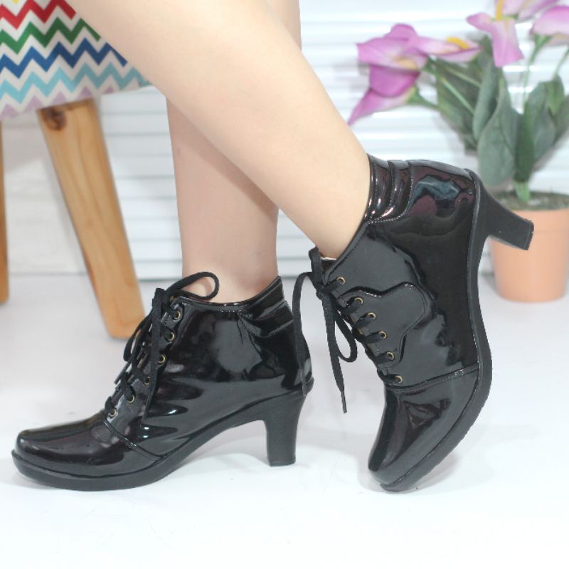 Sepatu boots tali wanita Bmr 01L