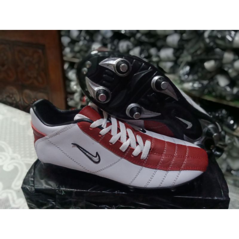 Sepatu Bola Full 6 Besi Orijinal kulit Sapi Asli
