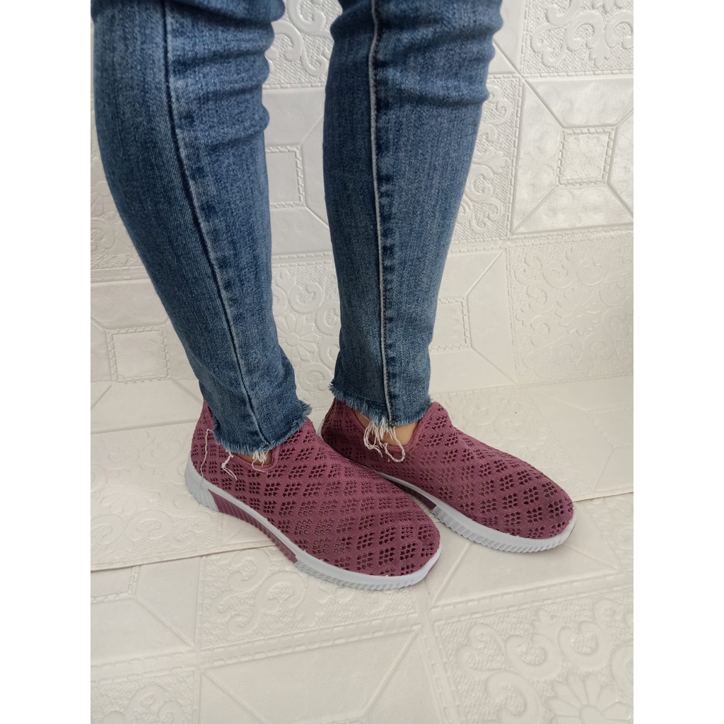 ♫ Megata ♫ SP030 (Tanpa Kotak) Sepatu Sneakers Wanita Lubang Lubang Kecil Ringan Sporty Model Korea Fashion Casual Olahraga