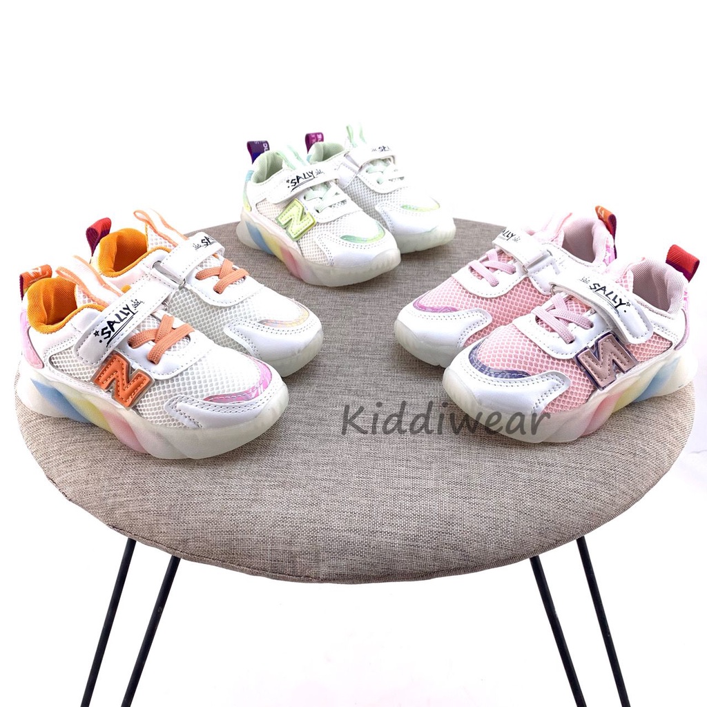(Kiddiwear)COD Sepatu anak cew Led MBK16