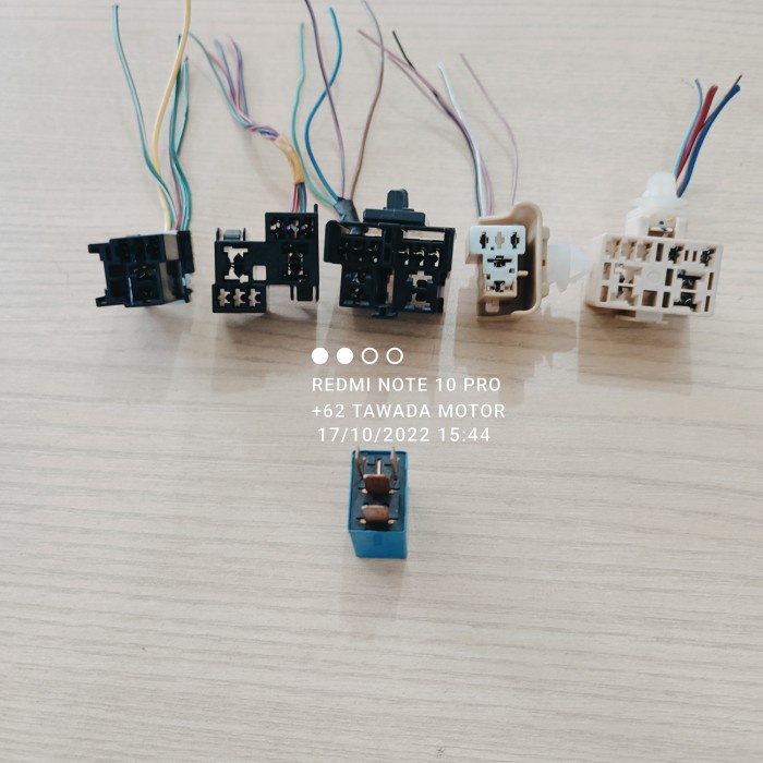 SOKET RUMAH RELAY KAKI 4 DENSO NAIS OMRON MITSUBA ORIGINAL