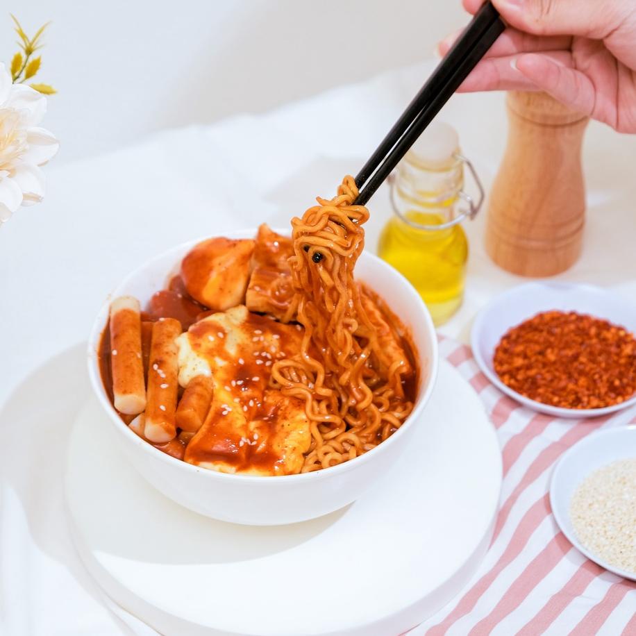 

Sedia--Cik’Emam – Rabokki ( Ramen Tteokbokki ) - Korean Street Food - Tteokpokki Pedas Gurih Sambal Gochujang Cikemam