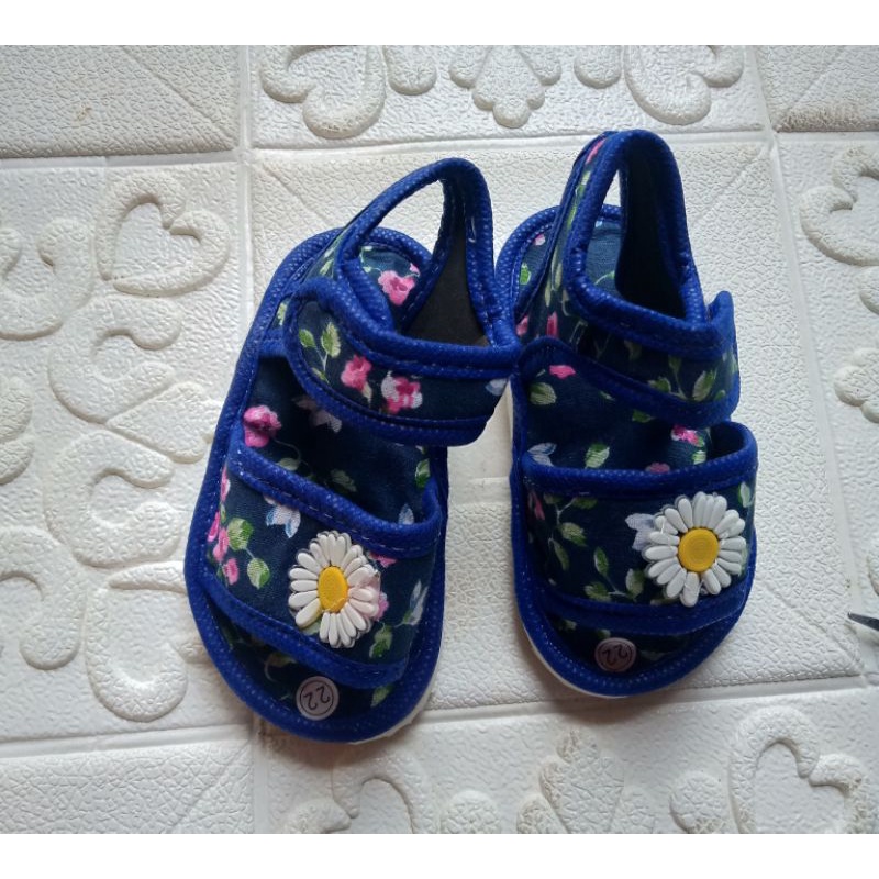 (1-3th) Sandal Gunung anak perempuan 1-3 tahun bunyi cit cit motif bunga floral flowers flower kelinci  / sandal gunung prewalker anak bayi cewek / sepatu sandal anak bayi cewek