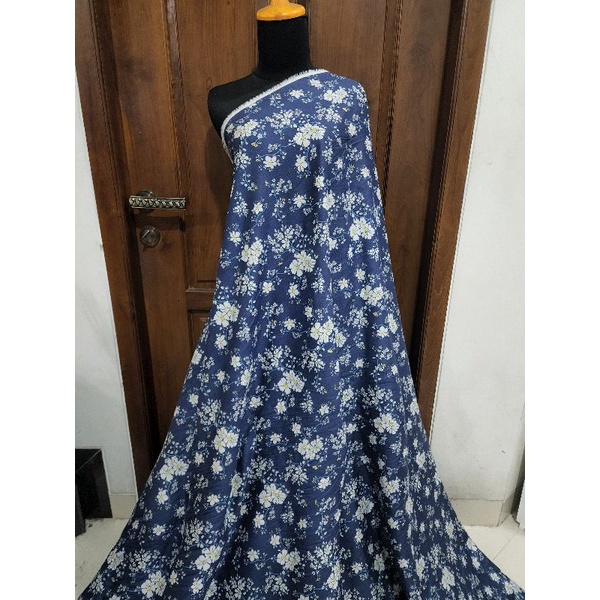 Kain Rayon Viscose Salur Bunga Medium Navy Kusam (bukan navy pekat)