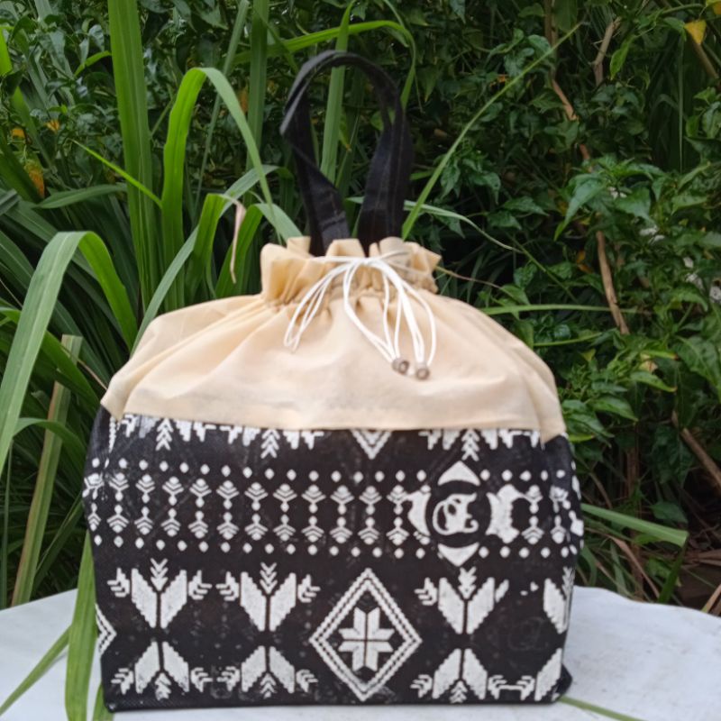(1lusin=12psc) tas hajatan serut tebal 22 batik nusantara etika