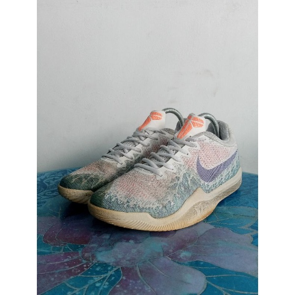 Sepatu basket Kobe Mamba Rage "Bright Mango