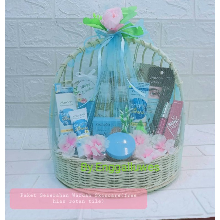 PAKET SESERAHAN WARDAH SKINCARE/WARDAH PAKET SESERAHAN LENGKAPA/WARDAH HANTARAN NIKAH/PAKET KOSMETIK