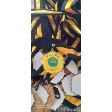 gordon wisuda akrilik