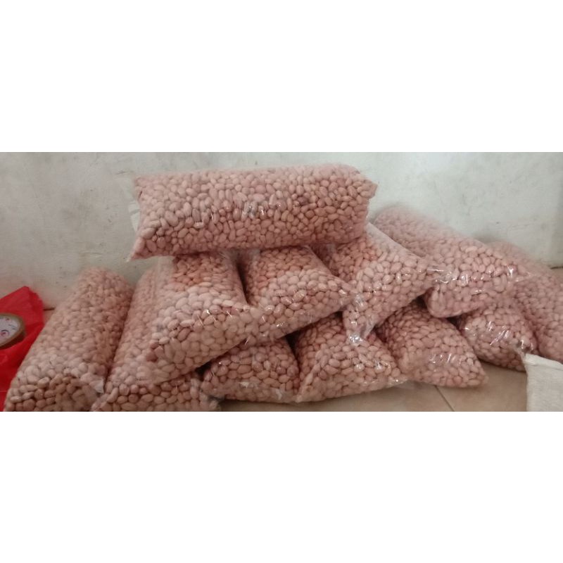 

kacang tanah asli desa / kacang kupas / kacang manis / kacang segar