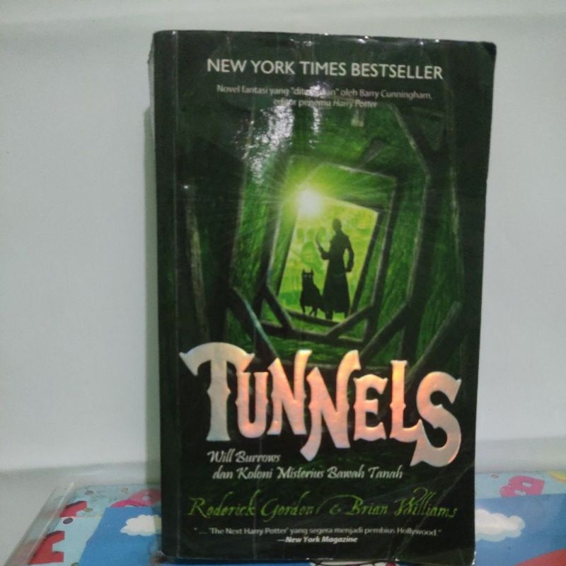 Jual Buku Novel Tunnels By Gordin & Williams Shopee Indonesia