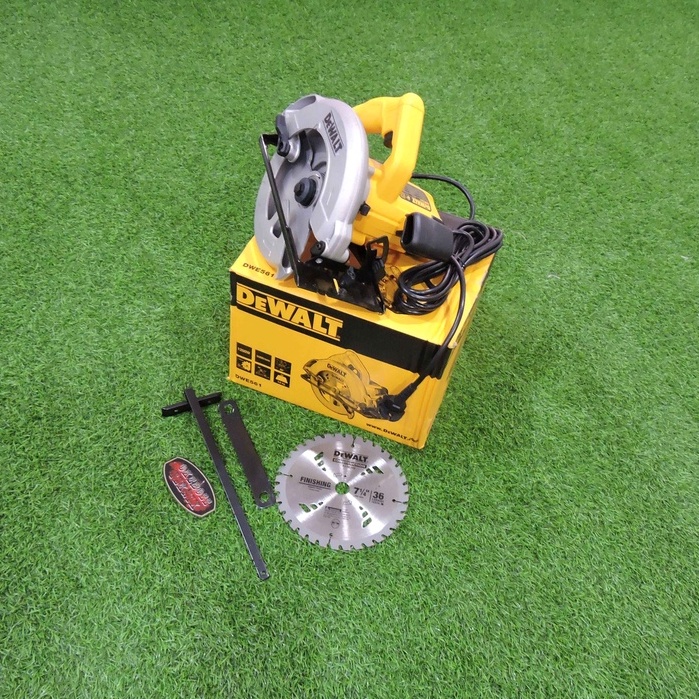 Mesin Circular Saw  DWE561 Dewalt