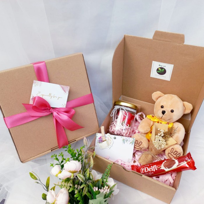 

[COD] Hadiah Gift Hampers - Boneka Teddy with Rose Jar - Hadiah Valentine