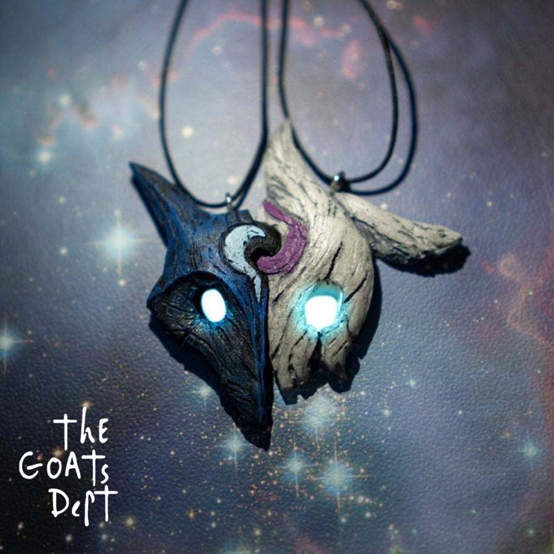 The Goats Dept Wolf Black White Moon Necklace / Kalung Pasangan Bulan Serigala Hewan Anime Perhiasan