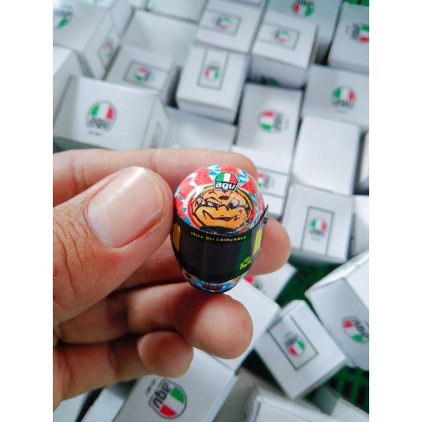 miniatur helm rossi mugello 2001 skala 1:12