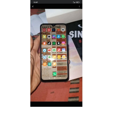 hp secend  redmi 9 ram 4.64 gb nominus fullset